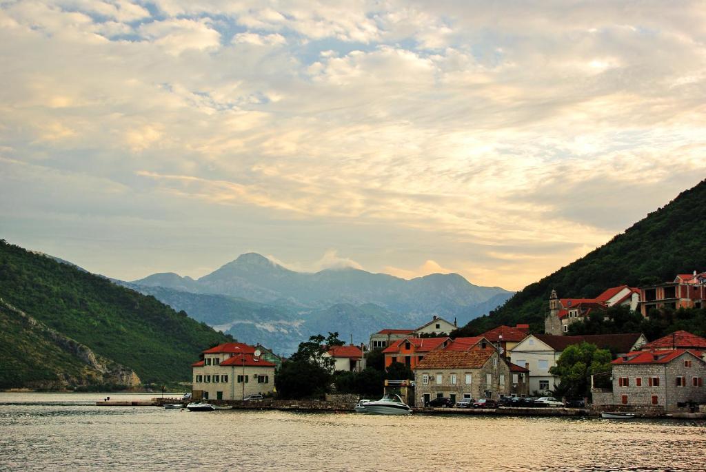 Guest House Jadran Pol Petrovac 외부 사진